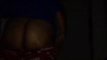 Bbw twerks bare ass