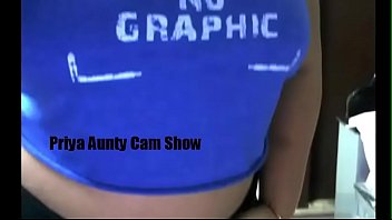 desi priya aunty nude web cam.
